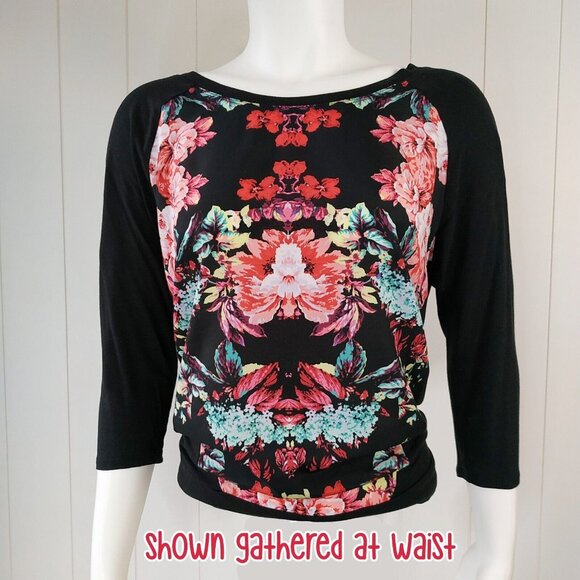 A.n.a. A New Approach Floral Top size Small S Black with Floral Print Raglan EUC - Picture 1 of 4